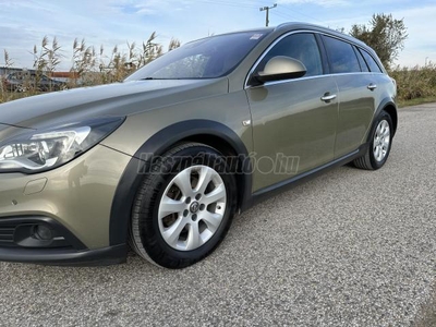 OPEL INSIGNIA Sports Tourer 2.0 CDTI AWD COUNTRY (Automata)