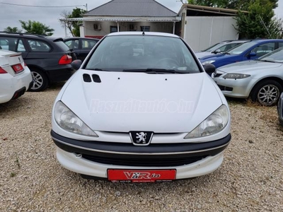 PEUGEOT 206 1.1 Presence Azonnal vihető . Magyar rendszámos . jó állapotú . nem korrodált