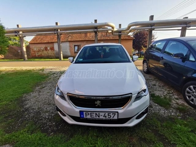 PEUGEOT 301 1.6 VTi Active