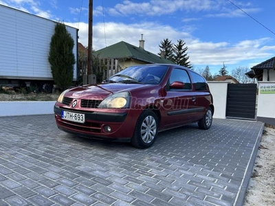 RENAULT CLIO 1.4 16V Azure