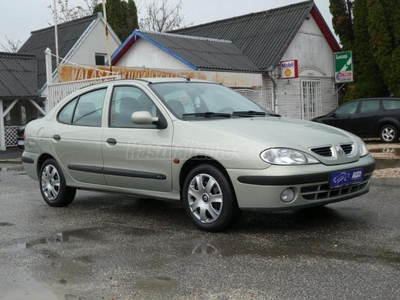 RENAULT MEGANE 1.6 16V Authentique Cool MEGKÍMÉLT ÁLLAPOTBAN!