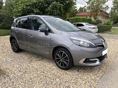 RENAULT SCENIC Scénic 1.6 dCi Bose Stop&Start 106-E KILOMÉTER