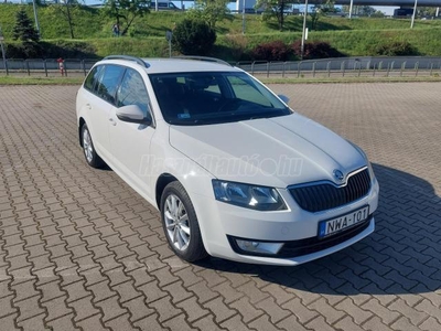 SKODA OCTAVIA Combi 1.6 CR TDI Style GreenTec Mo-i EURO6 Gyári fény vegig márkaszervíz Valós km Új vezérlés. akksi