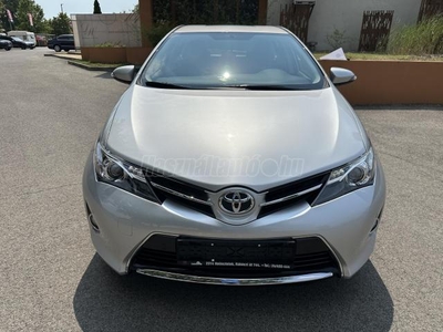 TOYOTA AURIS 1.6 Active Trend Navi! Kamera! Ülésfűtés! Vonóhorog! Beparkoló! Tempomat!