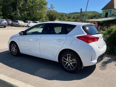 TOYOTA AURIS 1.8 HSD Active (Automata) SZERVIZELT-SZÉP-EXTRÁS!!!