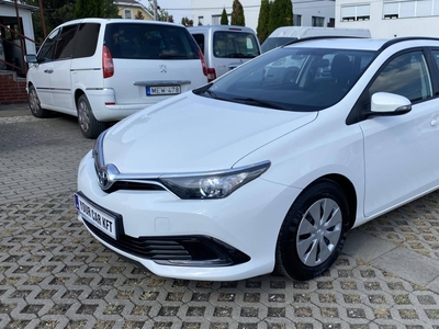 Toyota Auris Touring Sports 1.33 Live TSS 1. GA...