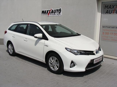 TOYOTA AURIS Touring Sports 1.8 HSD Active (Automata) TOLATÓKAMERA+VEZETETT SZERVIZKÖNYV!