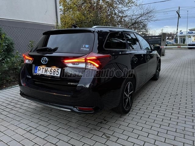 TOYOTA AURIS Touring Sports 1.8 HSD Executive MY17 (Automata)