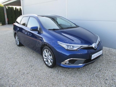 TOYOTA AURIS Touring Sports 1.8 HSD Executive MY17 Prestige Skyview (Automata) Szervizkönyv - LED - Ülésfűtés - Panorámatető - Tolatókamera