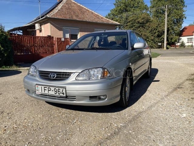 TOYOTA AVENSIS 1.6 Linea Sol