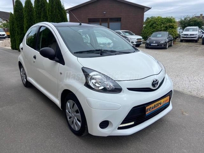 TOYOTA AYGO 1.0 Cool Plusz V.SZ.KÖNYV KLÍMA ABS ESP LED 8X LÉGZSÁK 119E KM