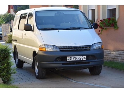 TOYOTA HI-ACE Hiace 2.4 D Glass Van Megkímélt. lekövethető előélettel