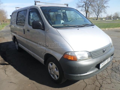 TOYOTA HI-ACE Hiace 2.5 D4-D Panel Van Terra 6 személyes