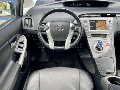 TOYOTA PRIUS 1.8 HSD Executive Leather (Automata) / 153eKm!/ akár 1 Év Garancia!/ Vezetett SZK!/ Bőr/ Napfénytető/ Ülésfűtés!