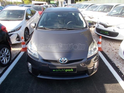 TOYOTA PRIUS 1.8 HSD Sol (Automata) HEAD-UP-SZKÖNYV-KMGARI!