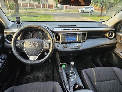 TOYOTA RAV 4 Rav4 2.2 D-4D Sol (Automata)