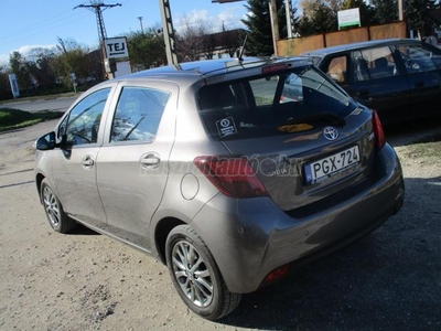 TOYOTA YARIS 1.33 Active Tolatókamera