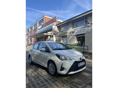 TOYOTA YARIS 1.4 D-4D Live Magyarországi. vezetett szervizkönyv. ÁFÁS