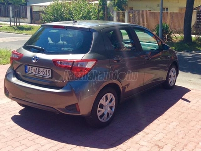 TOYOTA YARIS 1.5 VVT-i Hybrid Live e-CVT