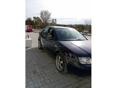 VOLKSWAGEN BORA 1.6 Comfortline Friss műszaki