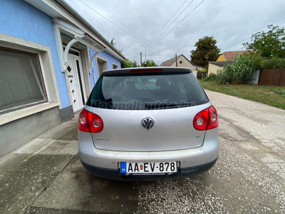 VOLKSWAGEN GOLF V 1.6 Trendline