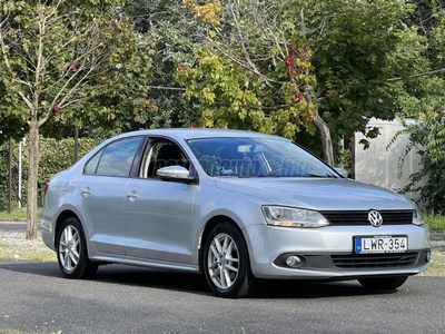 VOLKSWAGEN JETTA 1.6 CR TDI Comfortline