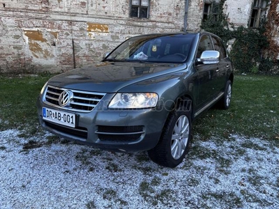 VOLKSWAGEN TOUAREG 2.5 R5 TDI Tiptronic ic teljes szerviztörténet. 193ekm. tulajdonostól