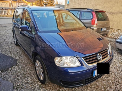 VOLKSWAGEN TOURAN 2.0 FSI Trendline Kétzónás digitklíma. alufelni. 10 légzsák. tempomat!