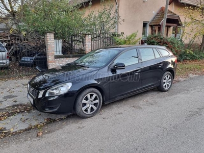 VOLVO V60 1.6 [T3] Kinetic