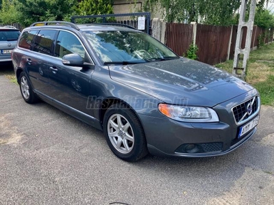 VOLVO V70 2.4 D Momentum D5 175PS