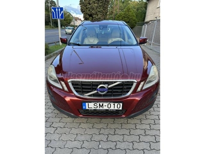 VOLVO XC60 2.4 D [D3] Summum Geartronic D