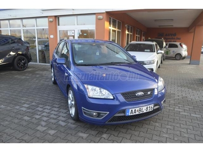 FORD FOCUS 2.5 turbo ST REKLÁM ÁR !