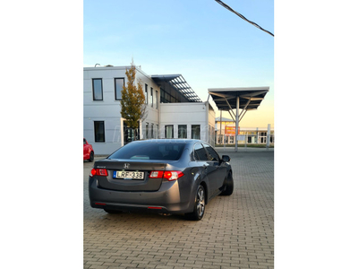 HONDA ACCORD 2.2 i-DTEC Elegance Executive MO-i.Vezetett Szervizkönyv CU3