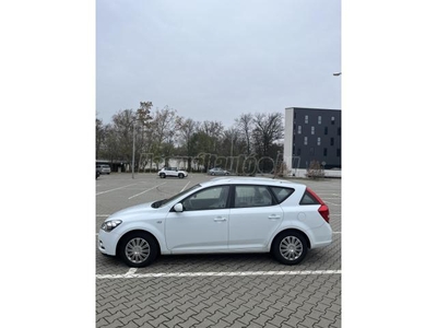 KIA CEE'D 1.6 EX ED