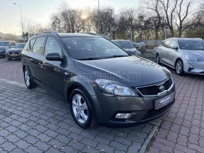 KIA CEE'D SW 1.6 LX Exclusive Tempomat+Navi+Radar+Digit klíma+ Ülésfűtés+ 6 seb!