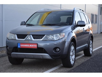 MITSUBISHI OUTLANDER 2.4 MIVEC Instyle Navi // 4x4 // KM GARANCIA // 7 SZEMÉLYES! // KAPCSOLHATÓ ÖSSZKERÉK! //