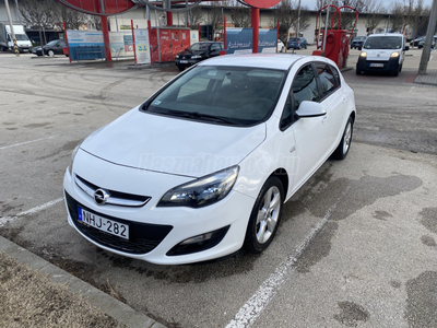 OPEL ASTRA J 1.6 Selection