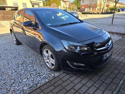 OPEL ASTRA J 1.6 T Active