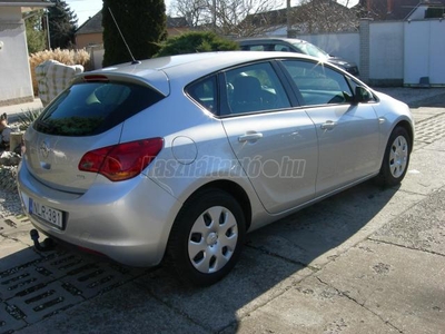 OPEL ASTRA J 1.7 CDTI Essentia