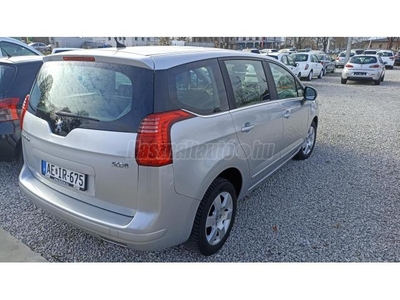 PEUGEOT 5008 2.0 HDi Premium