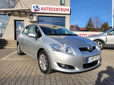 TOYOTA AURIS 1.4 Luna MAGYAR-1 TULAJ-VEZETETT SZERVIZKÖNYV-GYÁRI FÉNY-FRISS SZERVIZ-110000KM