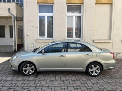 TOYOTA AVENSIS 2.0 D-4D Executive