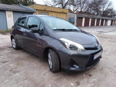 TOYOTA YARIS 1.5 Hybrid