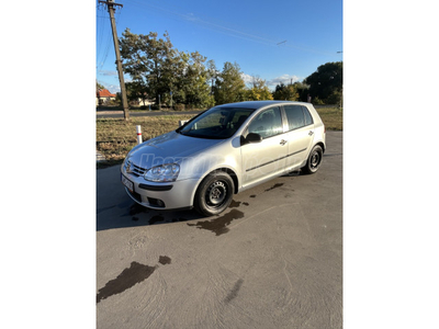 VOLKSWAGEN GOLF V