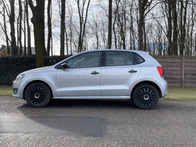 VOLKSWAGEN POLO V 1.2 70 Trendline