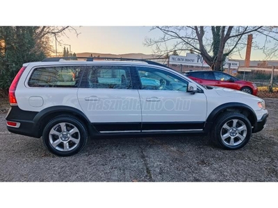 VOLVO XC70 2.4 D [D5] AWD Summum Geartronic