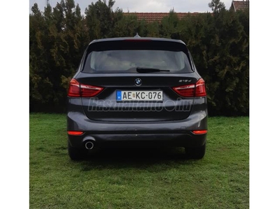 BMW 216d (7 személyes )