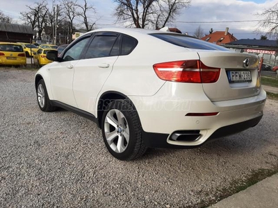 BMW X6 xDrive50i (Automata)