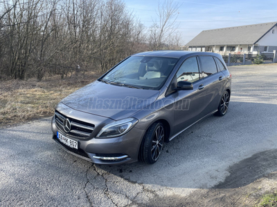 MERCEDES-BENZ B 200 AMG Line 7G-DCT