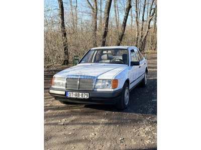 MERCEDES-BENZ W 124 250D